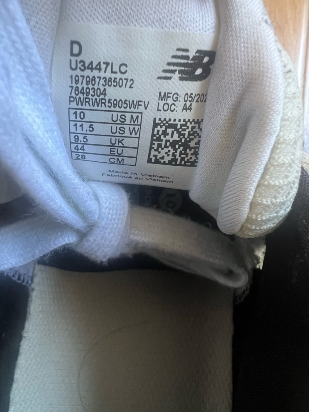 New Balance White and Black FIGS 3447 - Picture 4 of 7